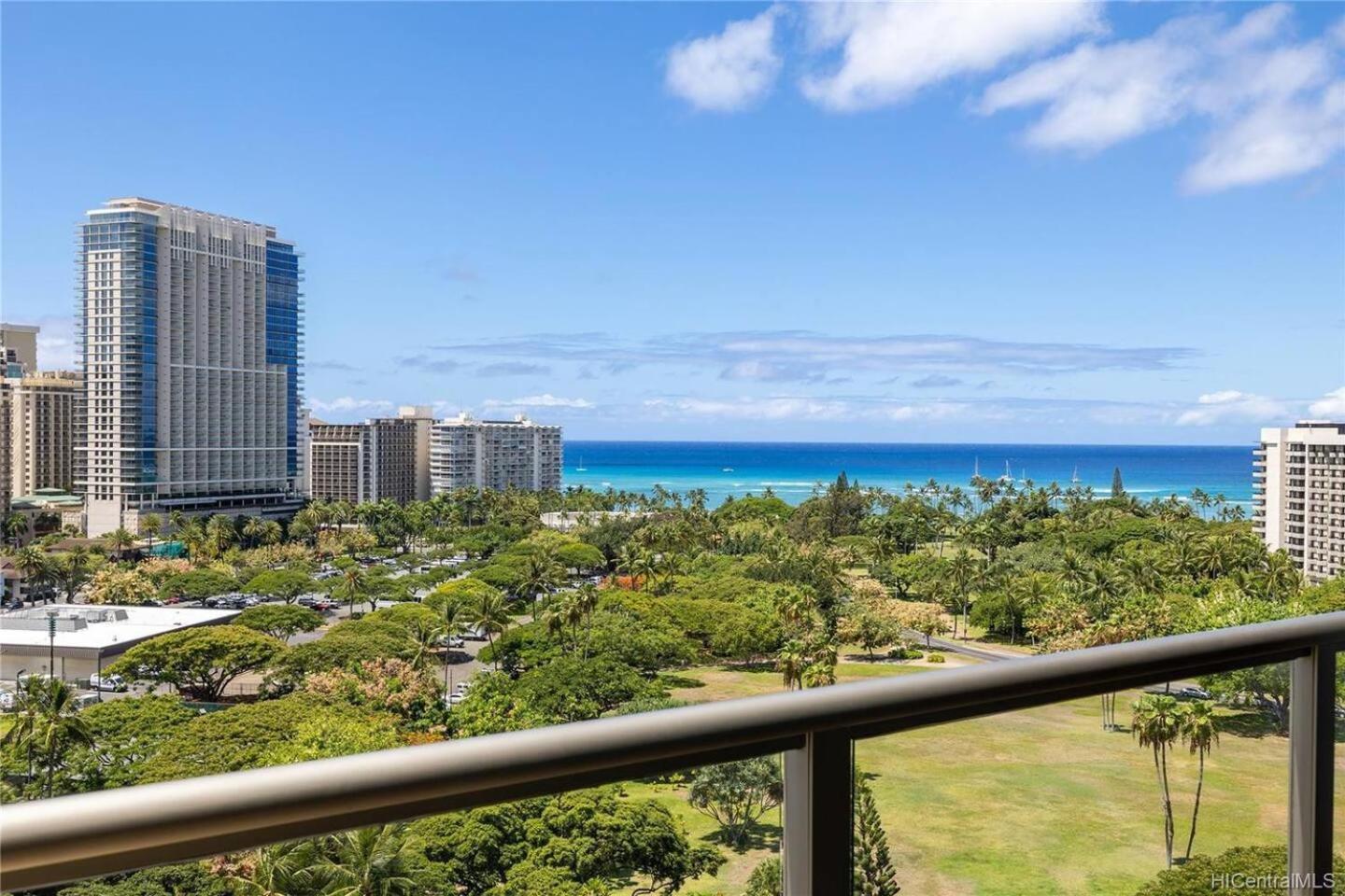 Luana Waikiki Oceanview High Floor Condo 1210 Хонолулу Екстериор снимка